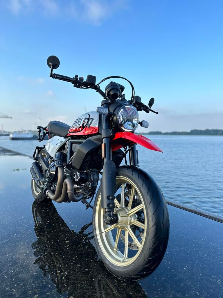 Ducati Scrambler Urban Motard 800cc (2022), Motos, Motos | Ducati, Particulier, Naked bike