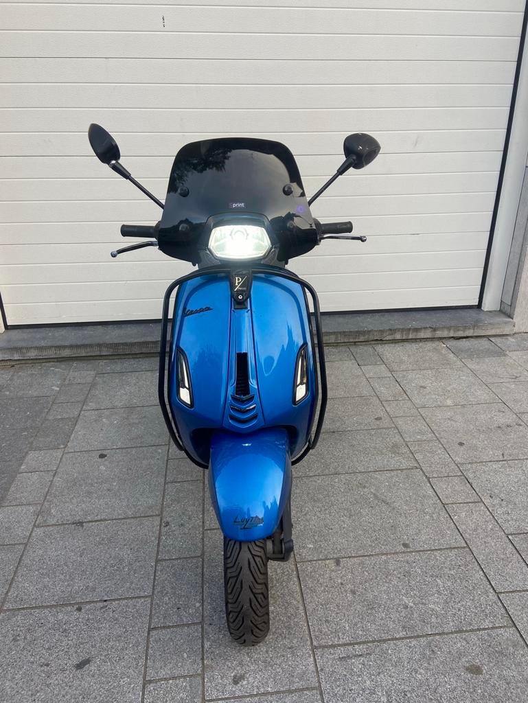Vespa sprint 300cc, Ophalen, Zo goed als nieuw
