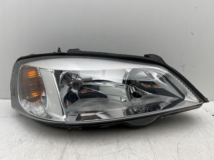 Phare droit d'un Opel Astra, Autos : Pièces & Accessoires, Éclairage, Opel, Utilisé, 3 mois de garantie, Enlèvement ou Envoi