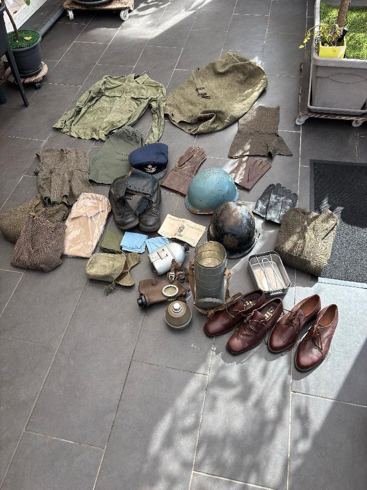 lot militaire Belge  année 50 voir photos, Collections, Objets militaires | Général, Armée de terre, Enlèvement ou Envoi