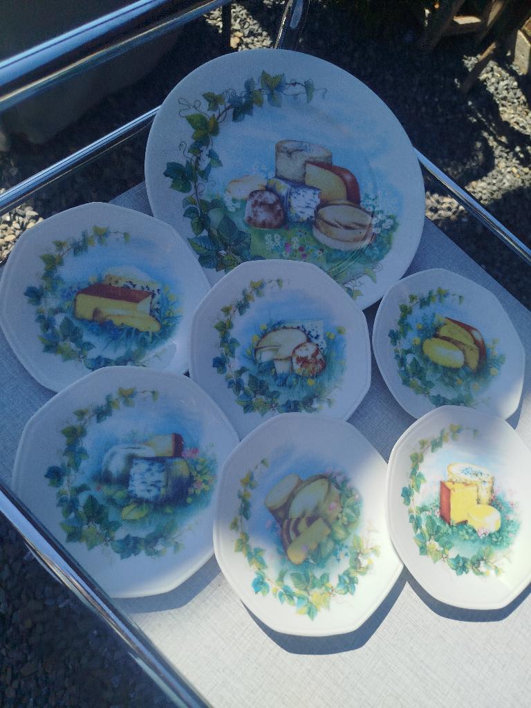 PRACHTIGE PORSELEINEN KAASSET UIT LIMOGES, Antiek en Kunst, Ophalen of Verzenden