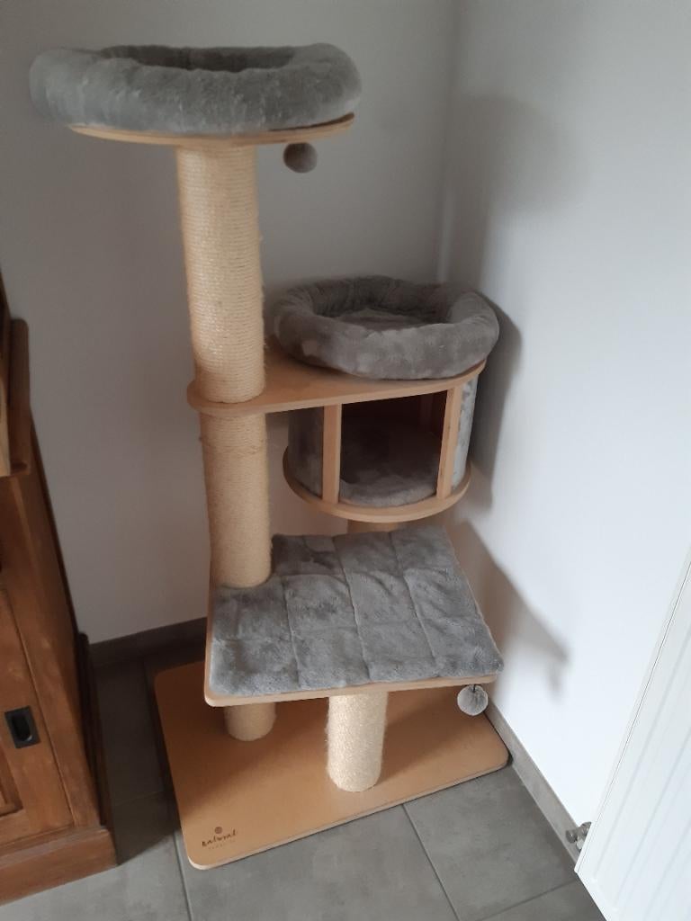 Katten krabpaal + huisje, Dieren en Toebehoren, Ophalen, Gebruikt