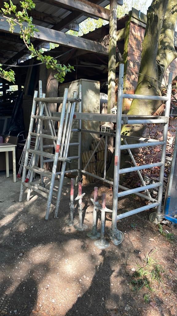 Échafaudage mobile Layher de 3m20 de haut, 80 cm de large, Bricolage & Construction, Échafaudages, Enlèvement, Utilisé, Échafaudage fixe ou roulant