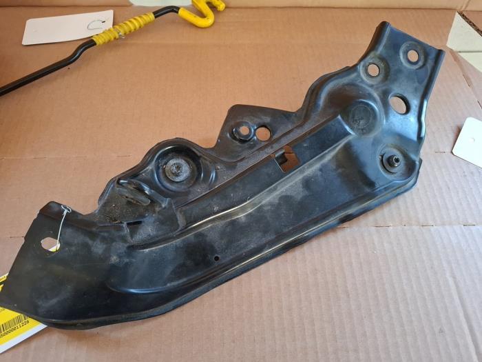 Support partie avant d'un Volkswagen Polo, Autos : Pièces & Accessoires, Carrosserie & Tôlerie, Volkswagen, Utilisé, 3 mois de garantie