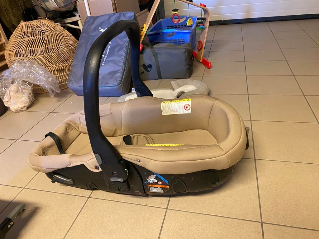 Auto wieg / autostoel - kinderwagen wieg matrix light 2 Jane, Ophalen, Zo goed als nieuw, Isofix