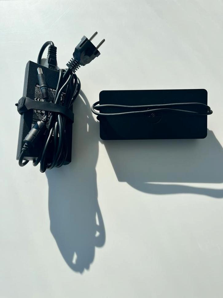 Dell D6000 Dock USB-C 3 écrans 4K + chargeur, Informatique & Logiciels, Stations d'accueil, Comme neuf, Enlèvement ou Envoi