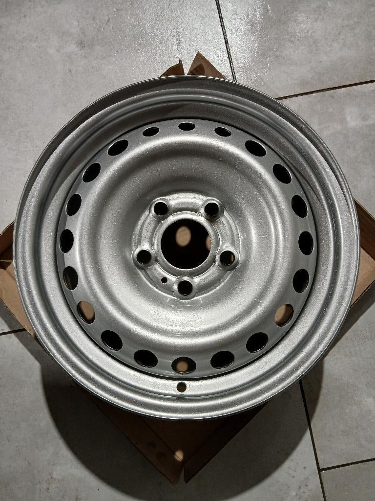 1 nieuwe stalen velg van 15 inch, Ophalen, Nieuw, 15 inch, Velg(en)