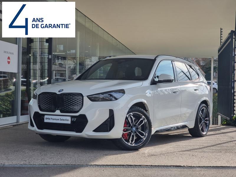 BMW iX1 sDrive 20 M Sport, Zwart, Elektrisch, 5 deurs, SUV of Terreinwagen