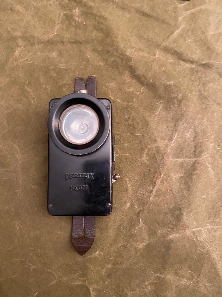 LAMPE DE POCHE WW2 WEHRMACHT TASCHENLAMPE PERTRIX No. 678, Collections, Enlèvement ou Envoi, Armée de terre, Autres types