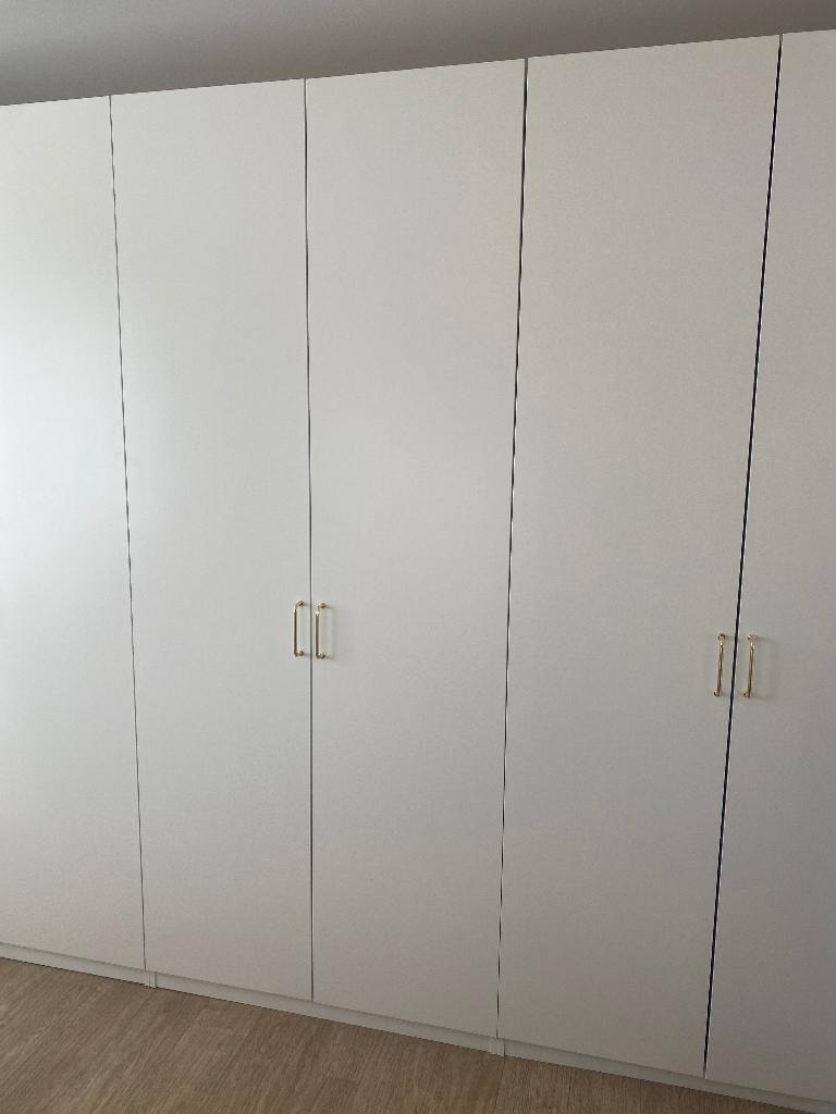 Armoire pax Ikea, Maison & Meubles, Avec tablette(s), Comme neuf, Enlèvement, Moderne cleancore