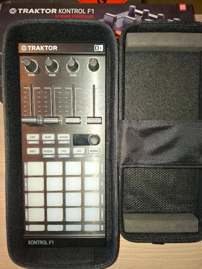 NATIVE INSTRUMENTS Traktor Kontrol F1, Ophalen, Zo goed als nieuw, Audio