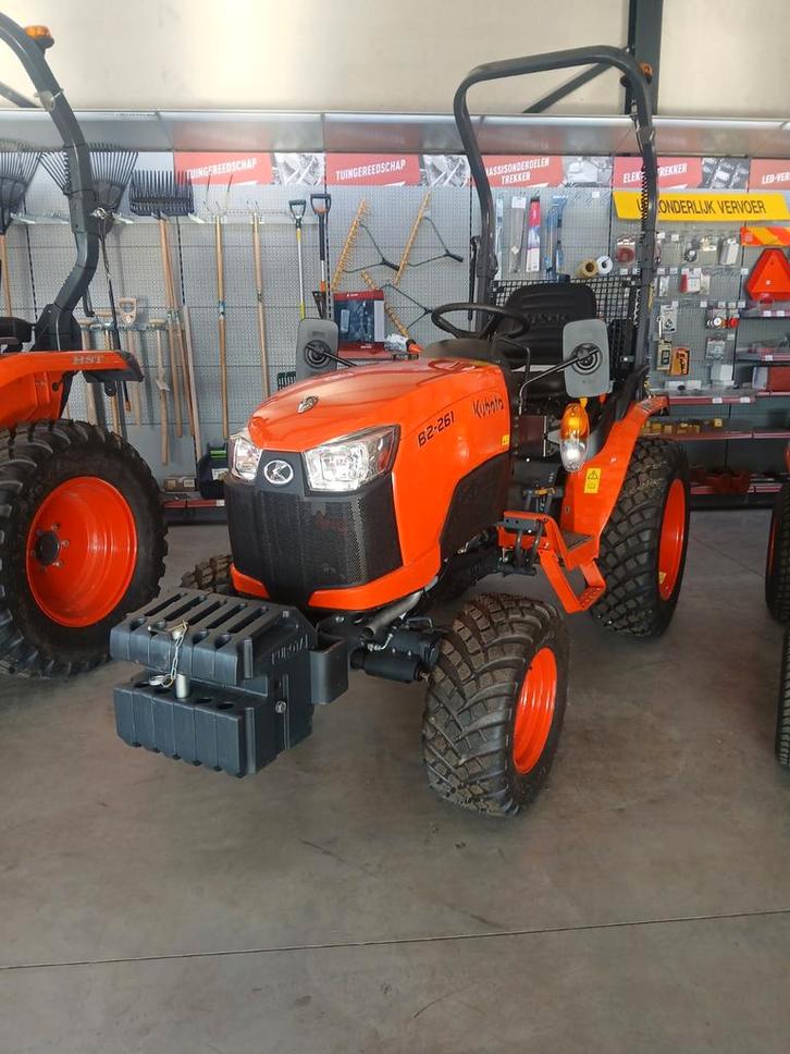 Kubota b2-261 tuinbouwtractor, Zakelijke goederen, Landbouw | Tractoren, Ophalen