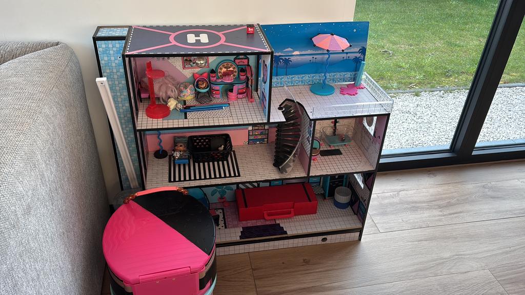 Lol poppetjes poppenhuis, Ophalen, Zo goed als nieuw, Poppenhuis
