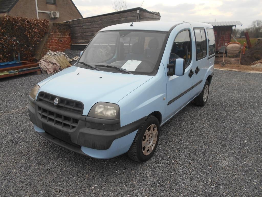 FIAT DOBLO 1.3 BENZINE GEKEURD 1500EURO, Auto's, Voorwielaandrijving, Doblo, 4 cilinders, Blauw