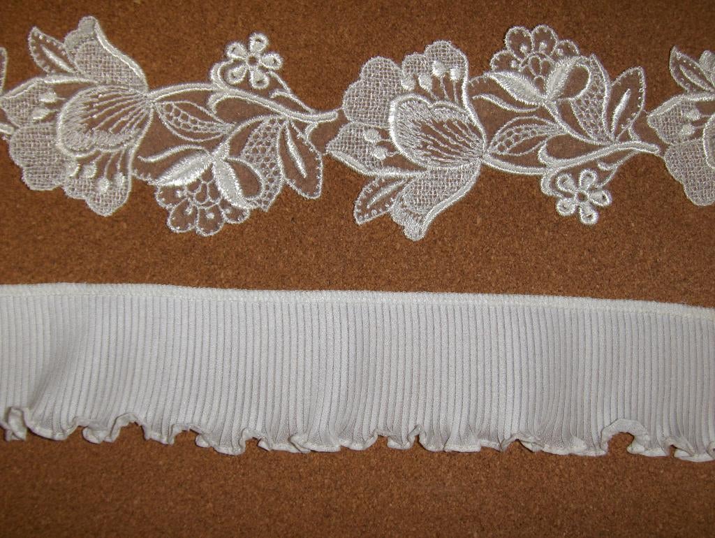 Galon fleur et plissé(lot de 15,70m), Enlèvement ou Envoi, Neuf