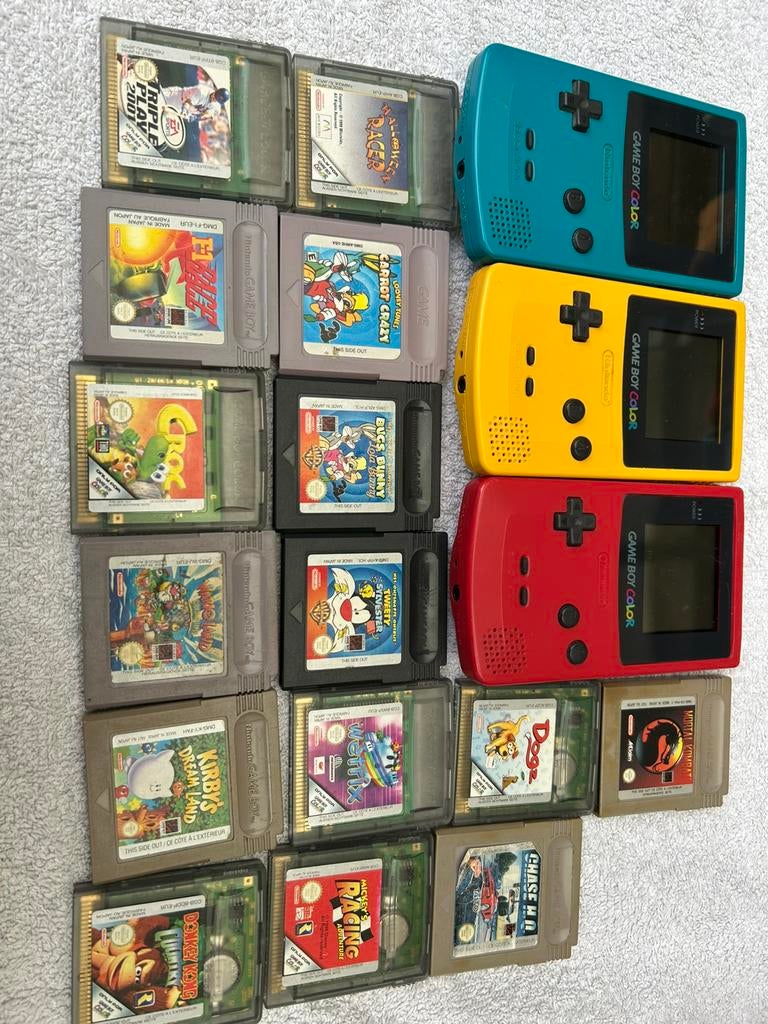 Game boy color en spelletjes, Games en Spelcomputers, Spelcomputers | Nintendo Game Boy, Ophalen of Verzenden, Zo goed als nieuw