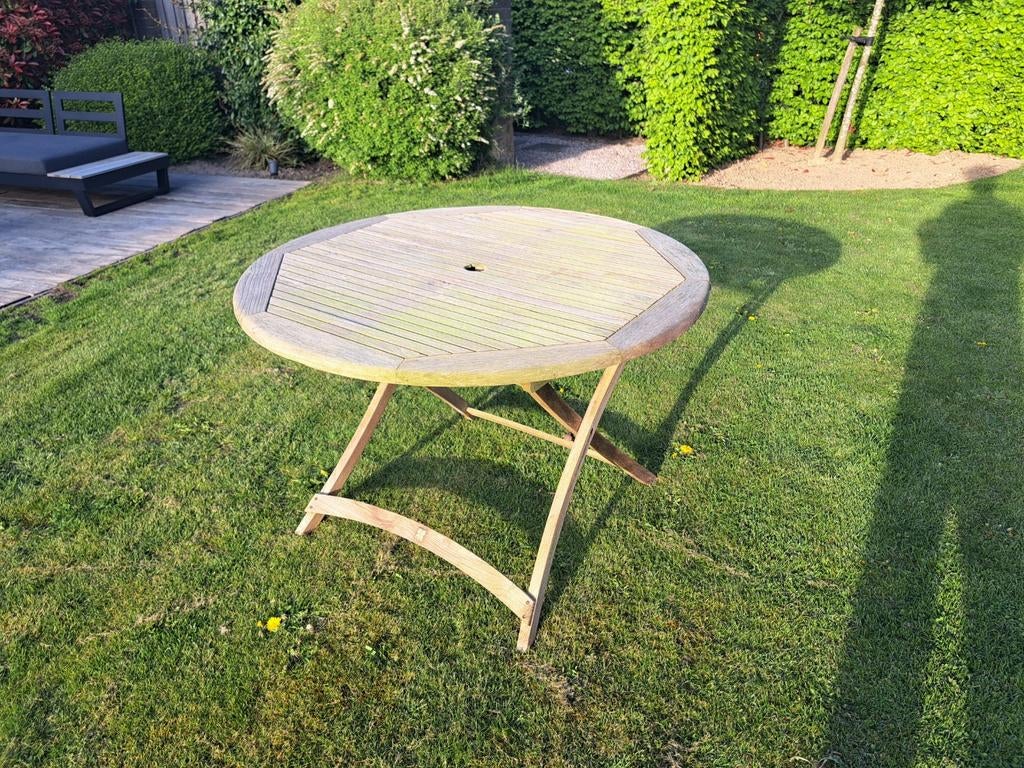 Ronde teacken tafel 1.1meter, Ophalen