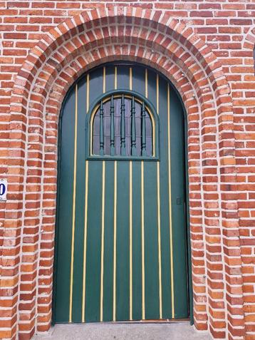 Deur (voordeur) beschikbaar voor biedingen