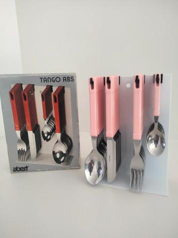 1980s vintage Postmodern bestek Italiaans pink beschikbaar voor biedingen