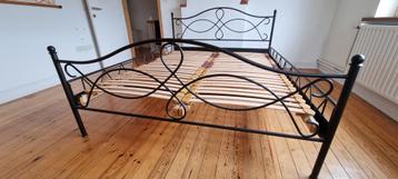 Ijzeren bed 160 x 200 beschikbaar voor biedingen