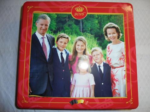 Blikken koekjesdoos Koningshuis, Verzamelen, Koningshuis en Royalty, Zo goed als nieuw, Overige typen, Ophalen of Verzenden