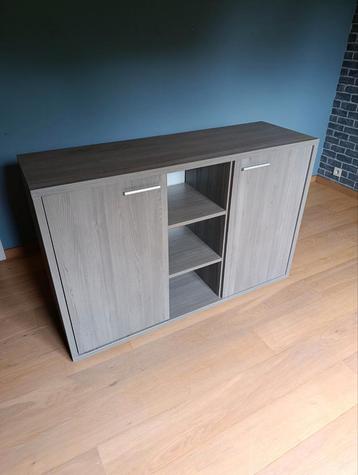 Meuble de chambre, rangement 
137/44/89,5 beschikbaar voor biedingen