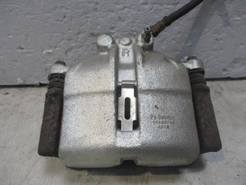 REMKLAUW RECHTS VOOR Volvo 940 II (01-1990/10-1998), Auto-onderdelen, Remmen en Aandrijving, Volvo, Gebruikt