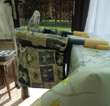 chaise d'appoint bébé  beschikbaar voor biedingen