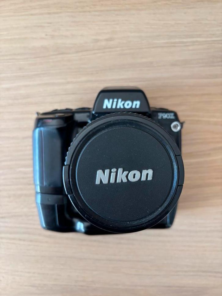 Nikon F90x + MB10 + AF Nikkor 28-85mm 1:3,5-4,5, Audio, Tv en Foto, Fotocamera's Analoog, Gebruikt, Spiegelreflex, Nikon, Ophalen