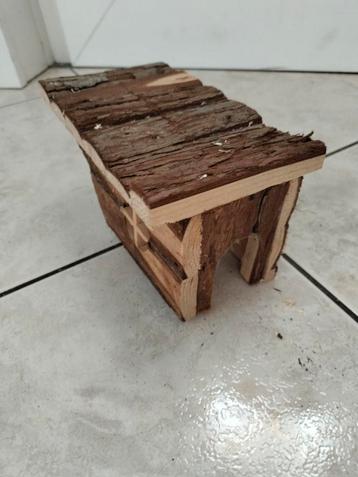 Houten slaaphuisje  beschikbaar voor biedingen