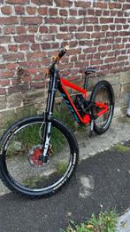 Vélo de descende scoot à vendre prix 1500€ négociable, Fietsen en Brommers, Ophalen, Zo goed als nieuw