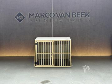 Hondenhok speciaal voor een Mercedes-Benz G-klasse beschikbaar voor biedingen
