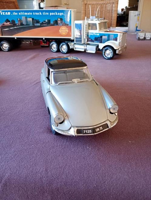 Citroën ds, Hobby en Vrije tijd, Modelauto's | 1:18, Solido, Ophalen of Verzenden