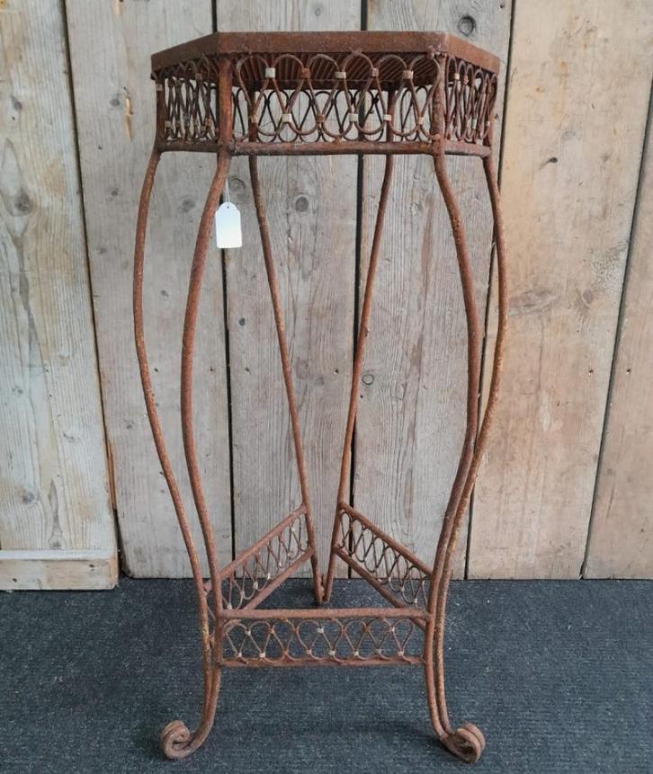 Antieke franse smeedijzeren plantentafel tuintafel zuil, Maison & Meubles, Accessoires pour la Maison | Colonnes & Piliers, Comme neuf