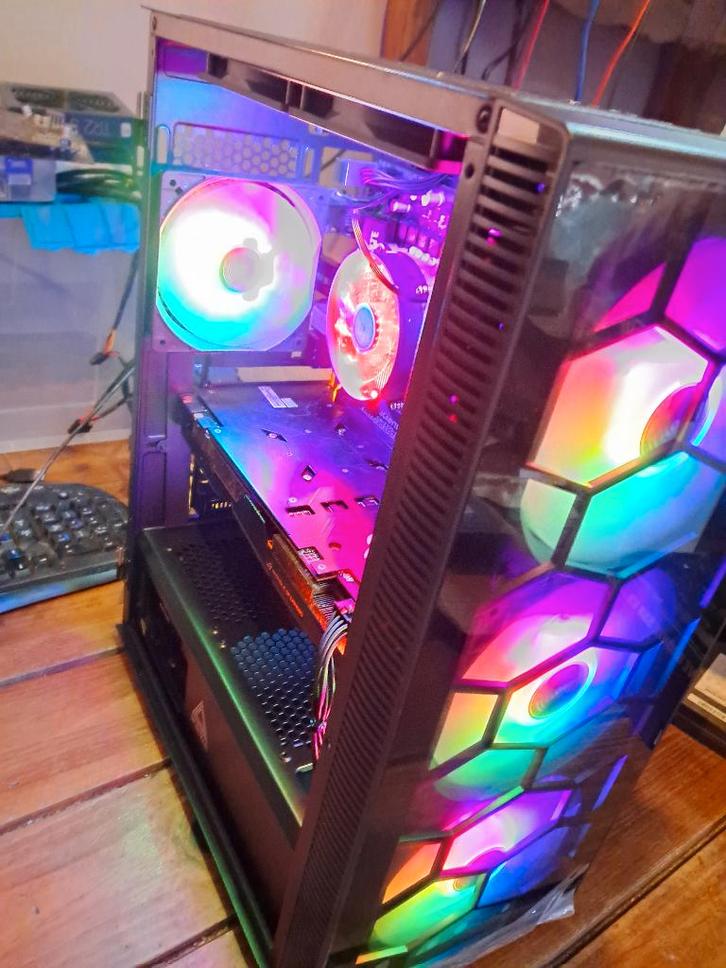 Gaming computer - Intel core i7 - GTX 1070 Strix - 16gb ddr4, Informatique & Logiciels, Ordinateurs de bureau, Utilisé, 4 Ghz ou plus