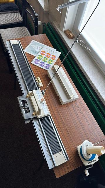 Breimachine Empisal-Knitmaster model 120 beschikbaar voor biedingen