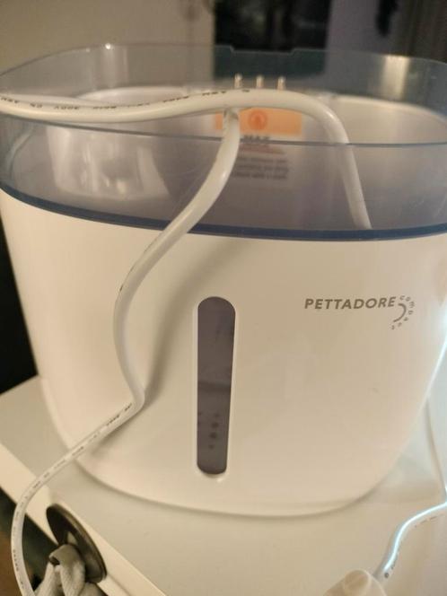 Drinkfontein, Dieren en Toebehoren, Kattenvoerbakken en Drinkbakken, Zo goed als nieuw, Automatisch, Ophalen of Verzenden