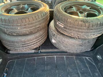 Banden met stalen velgen 4x Pirelli 205/55R16  beschikbaar voor biedingen