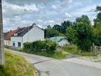 In LESSINES, huis met bijgebouw op een terrein van 2000m2, Immo