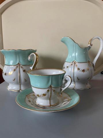 Antieke koffieset beschikbaar voor biedingen