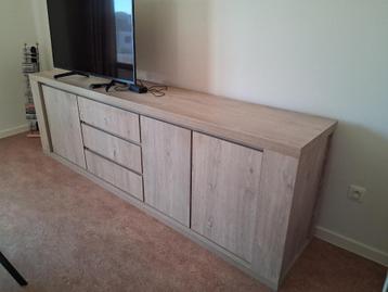 Dressoir Xenz beschikbaar voor biedingen