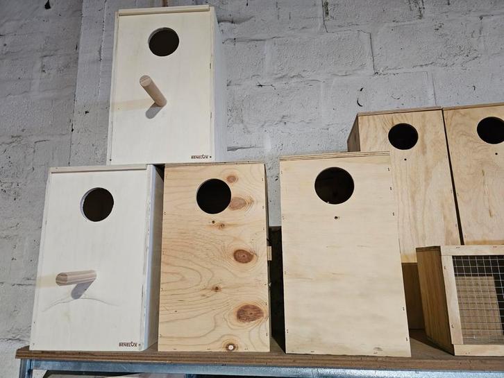 Houten broedblok 40 x 23 x 23 ( Nieuwe Openingstijden ), Dieren en Toebehoren, Vogels | Hokken en Kooien, Nieuw, Ophalen