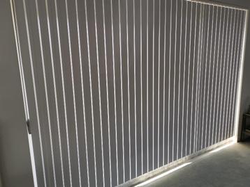 verticale lamellen / jaloezie: br: 372 - h: 226 cm beschikbaar voor biedingen