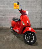 Iva Lux (Vespa look) 50cc klasse A 4 takt 2013 - 12.843 km, Fietsen en Brommers, Iva, Gebruikt, Klasse A (25 km/u), Ophalen of Verzenden