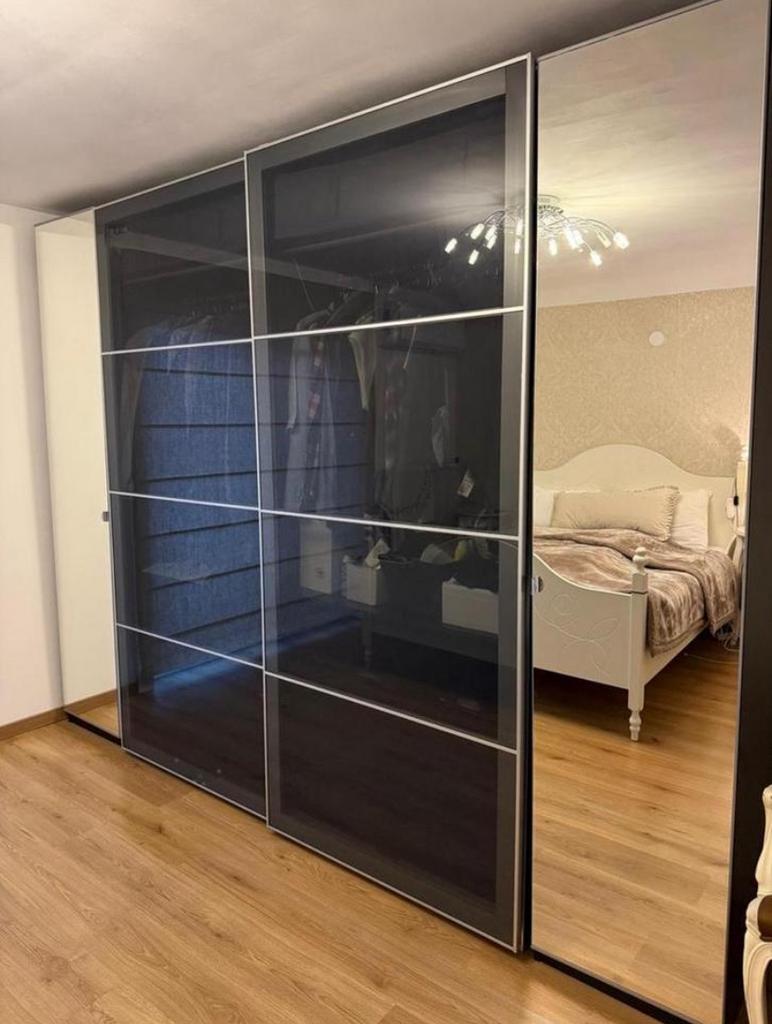 Grote ikea Schuifdeurkast met Spiegeldeuren, Huis en Inrichting, Kasten | Kleerkasten, Zo goed als nieuw, Ophalen