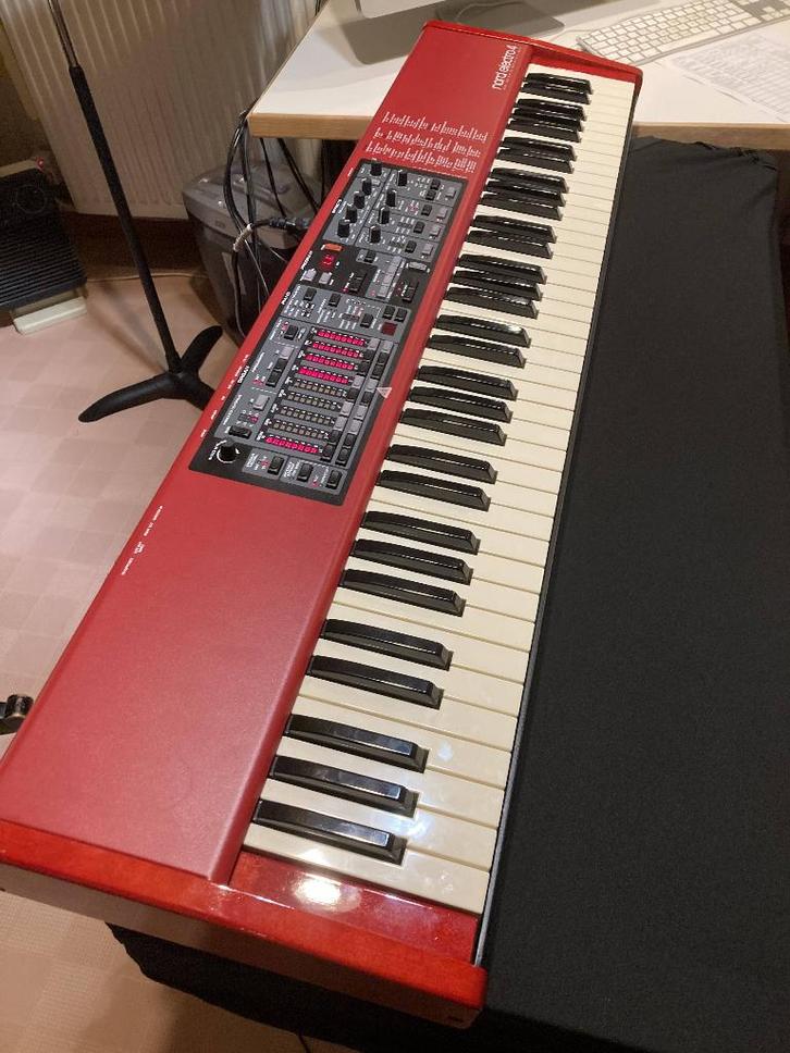 Te koop: Nord Electro 4 SW73 – perfecte staat, Muziek en Instrumenten, Keyboards, Gebruikt, Aanslaggevoelig, Midi-aansluiting