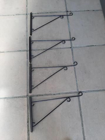 4 plantenhangers in smeedijzer voor bloempot,10€ voor de 4  beschikbaar voor biedingen
