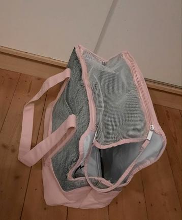 Draagtas hond/kat  beschikbaar voor biedingen