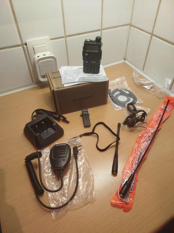 Baofeng walkietalkiepakket luxe  beschikbaar voor biedingen
