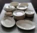 Kerstdecoratie : antiek eetservies voor de feestdagen, Ophalen, Zo goed als nieuw